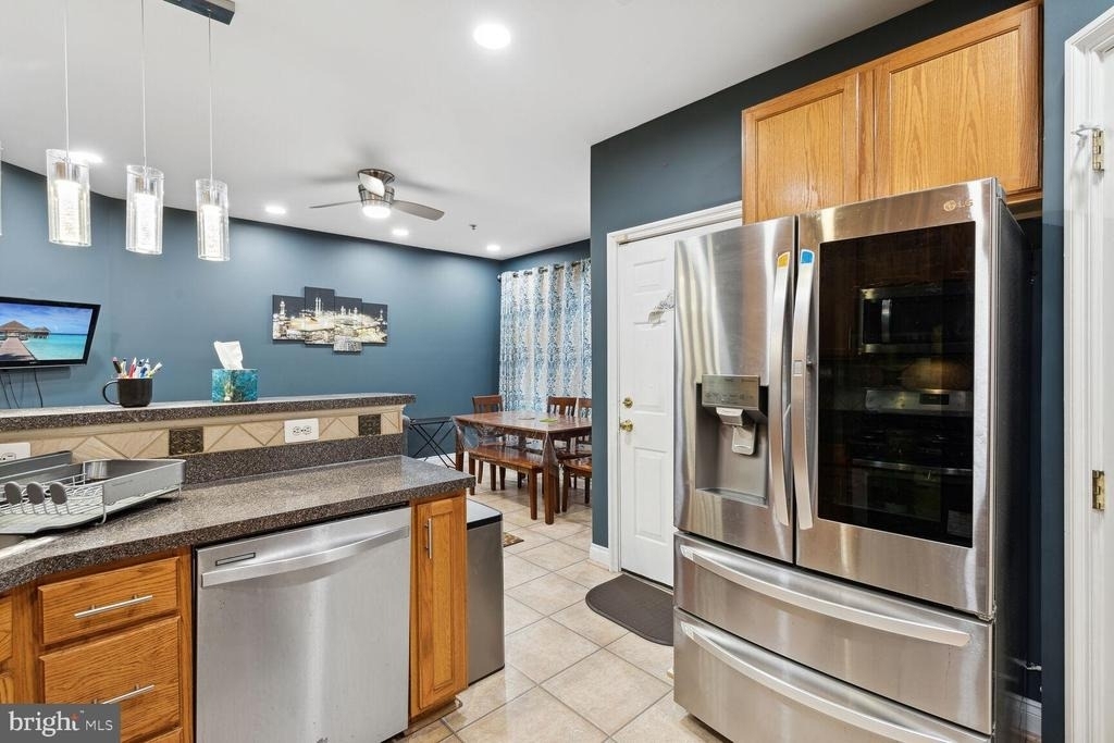 6005 Helmsman Way - Photo 13