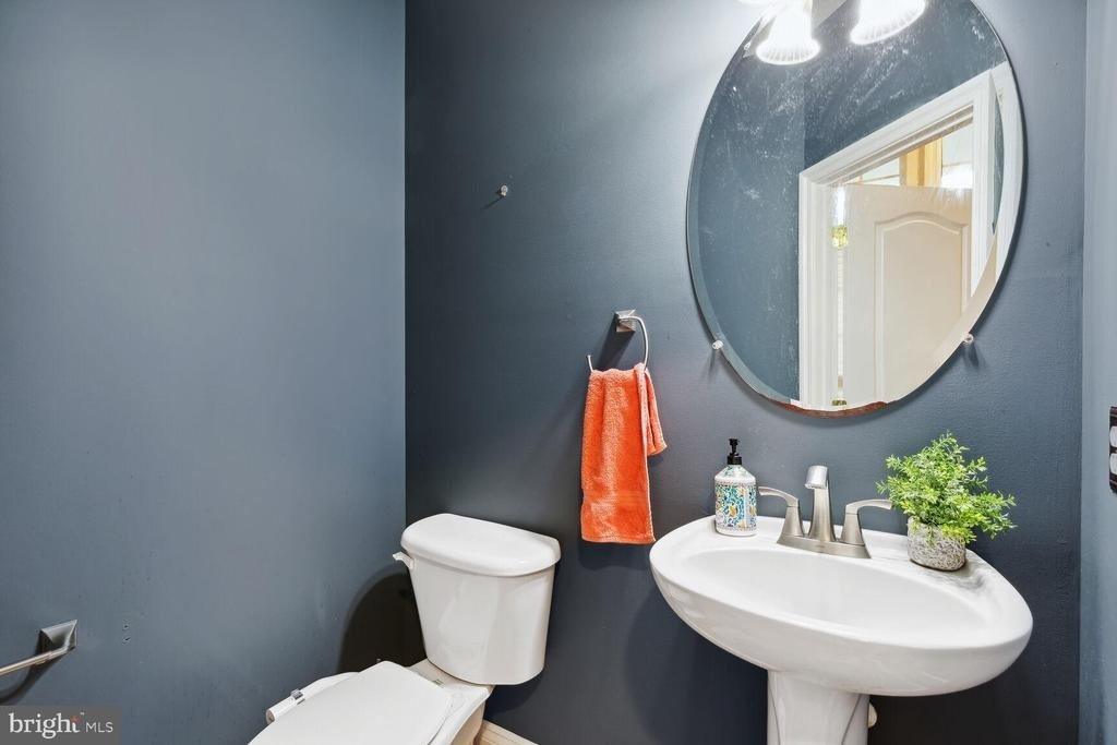 6005 Helmsman Way - Photo 8