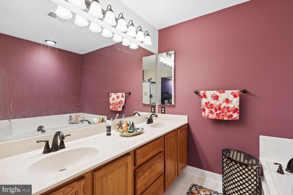 6005 Helmsman Way - Photo 22