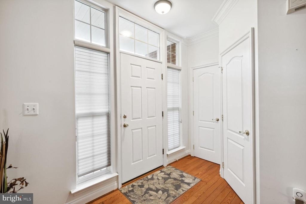 6005 Helmsman Way - Photo 38