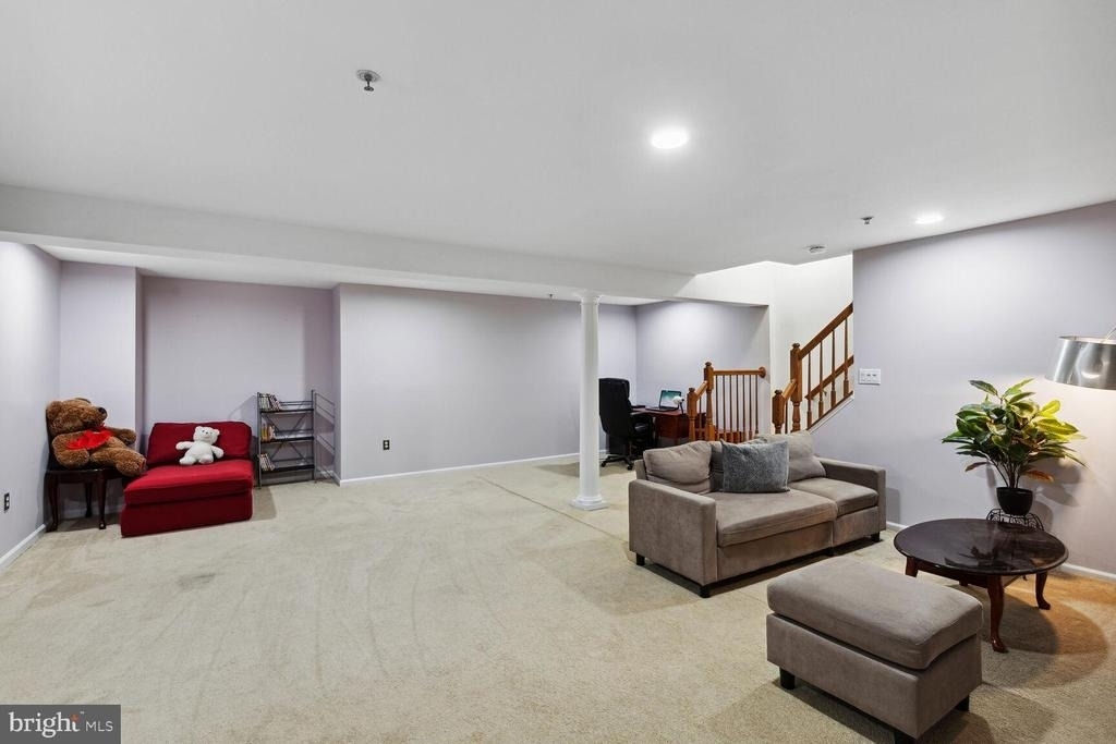 6005 Helmsman Way - Photo 34