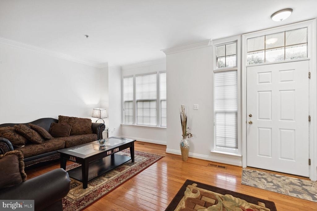 6005 Helmsman Way - Photo 3