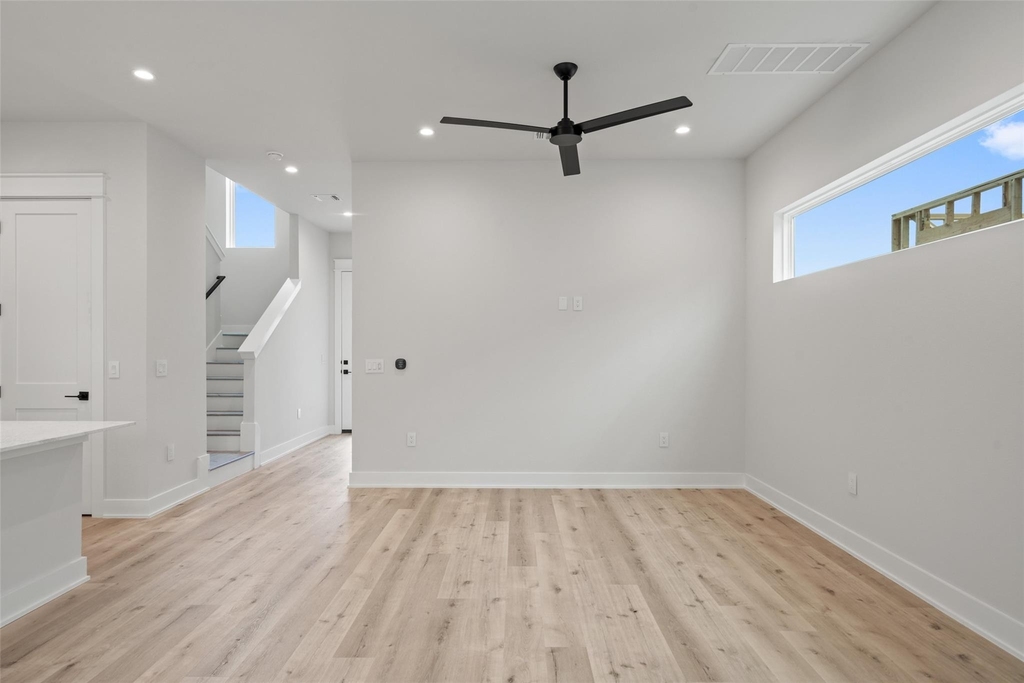 2709 Bristol Dr - Photo 3