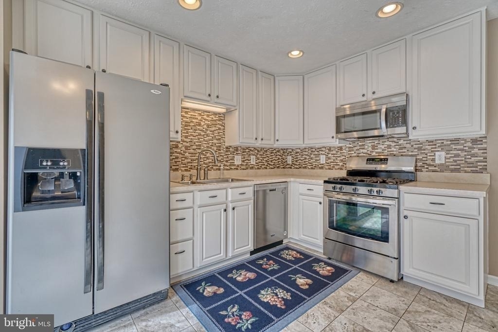 206 Colgate Drive - Photo 4