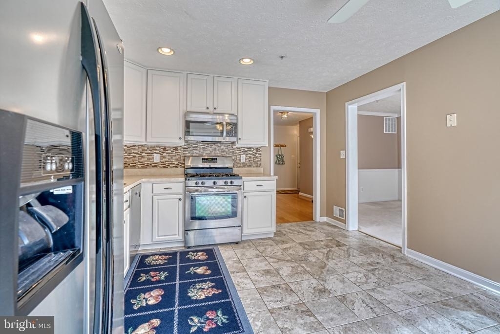 206 Colgate Drive - Photo 3