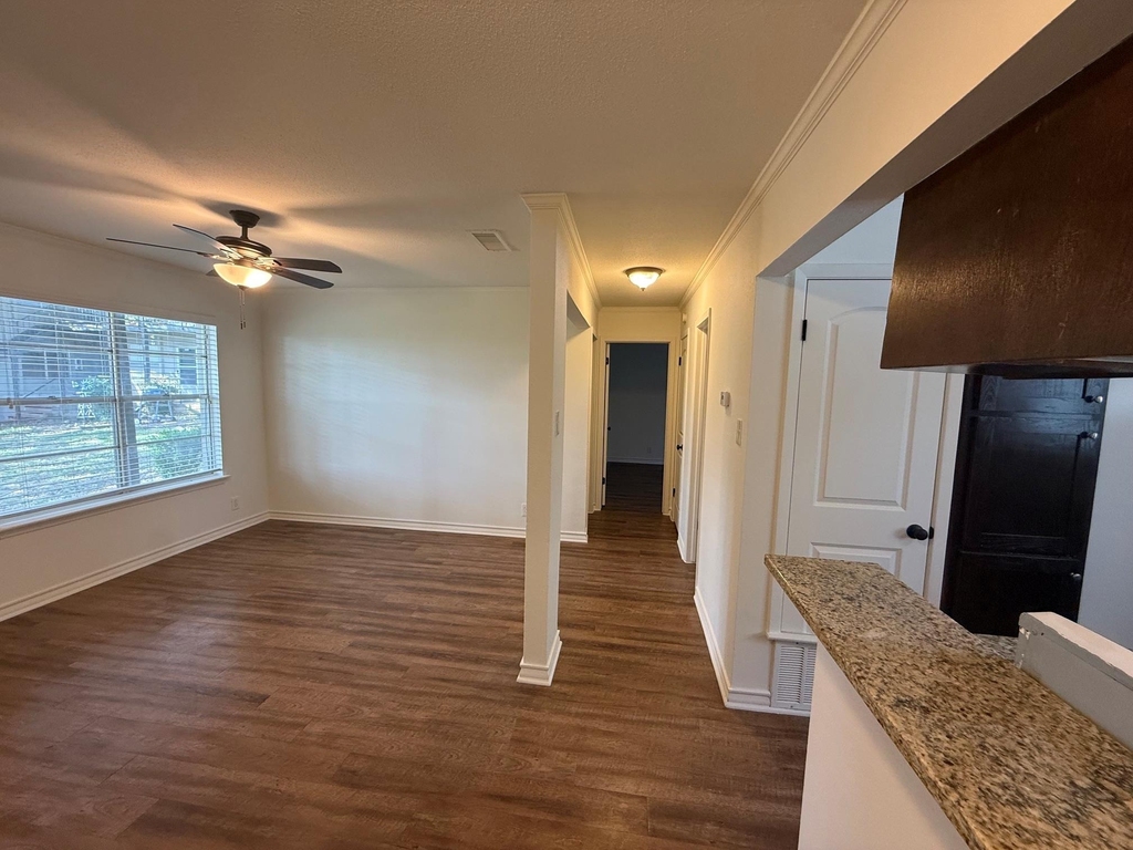509 Cedar Dr - Photo 3