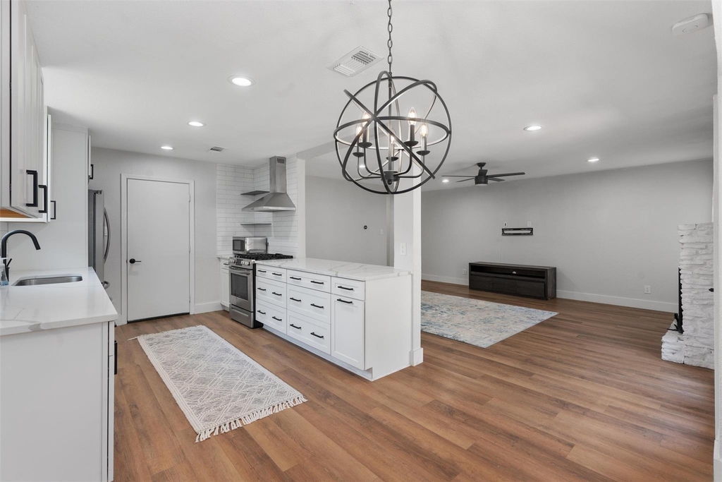 7806 Woodcroft Dr - Photo 6