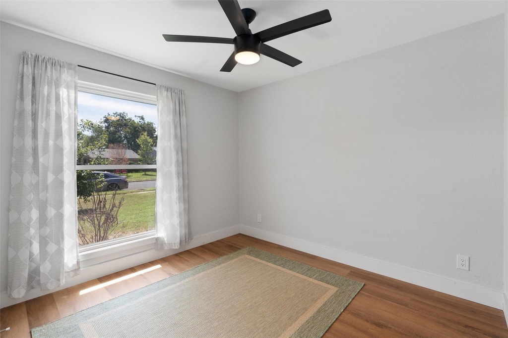7806 Woodcroft Dr - Photo 16