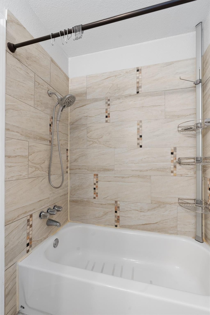 7806 Woodcroft Dr - Photo 15