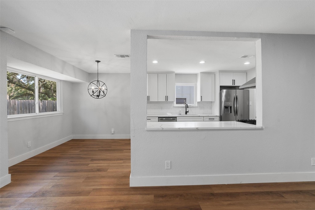 7806 Woodcroft Dr - Photo 4