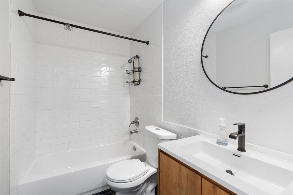 7806 Woodcroft Dr - Photo 18