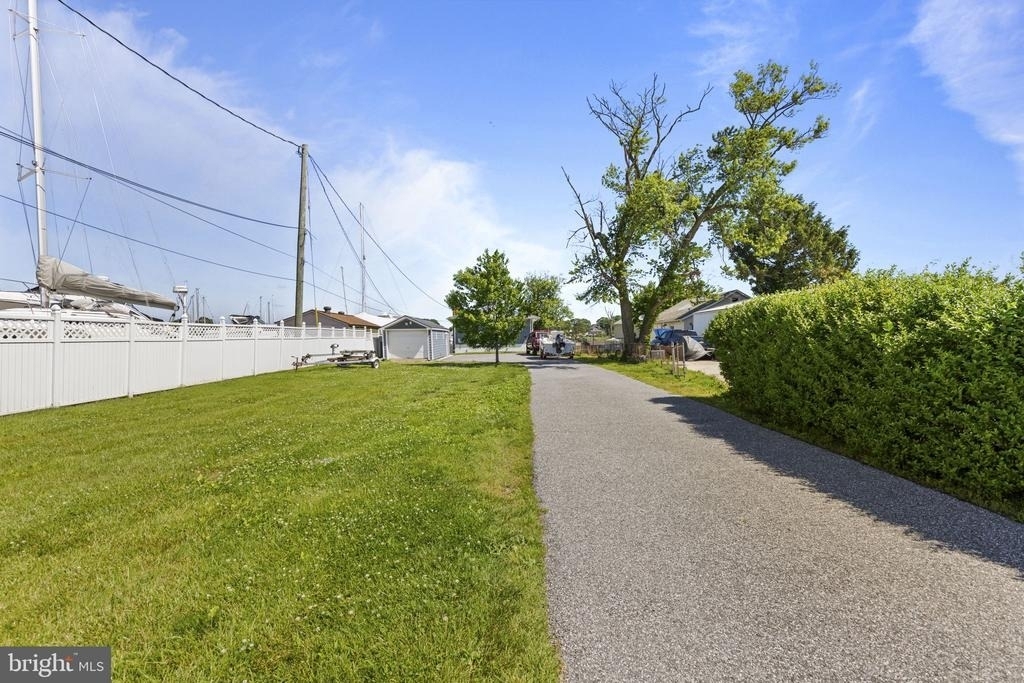 7212 Bay Front Road - Photo 32