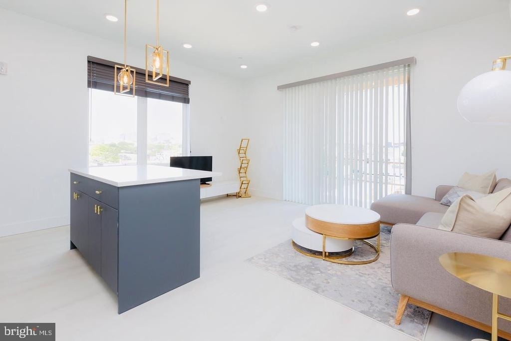 520 S Caroline Street - Photo 2