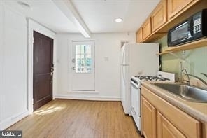 101 E 33rd St - Photo 2