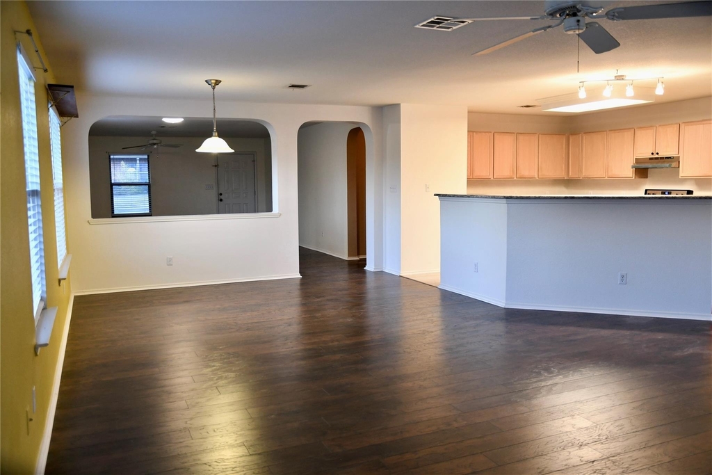 317 Leanne Dr - Photo 8