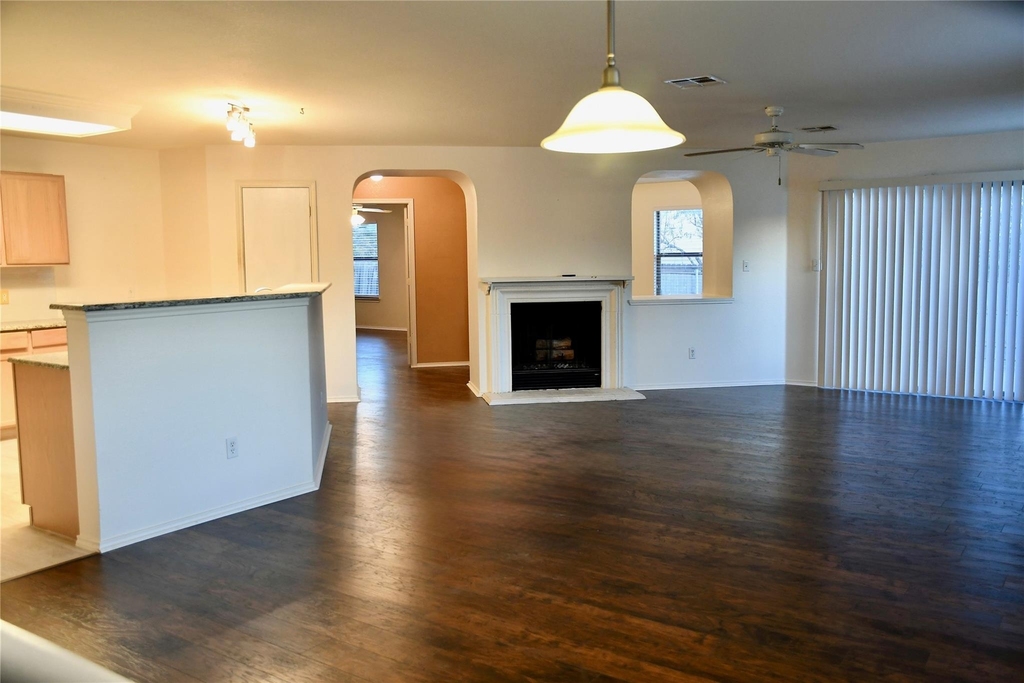317 Leanne Dr - Photo 6