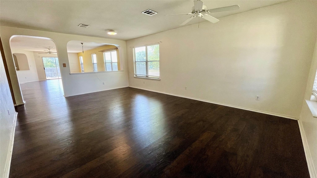 317 Leanne Dr - Photo 5