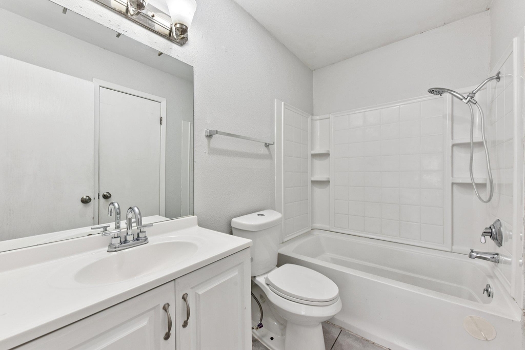 1210 Southport Dr - Photo 6