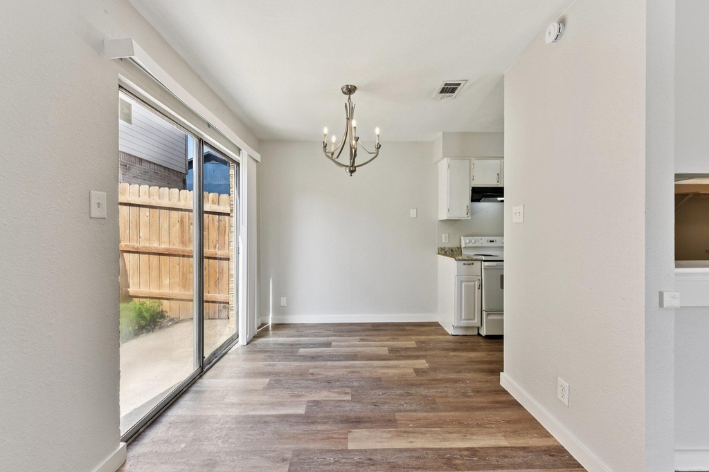 1210 Southport Dr - Photo 13