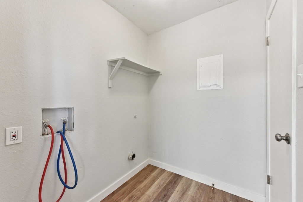 1210 Southport Dr - Photo 17