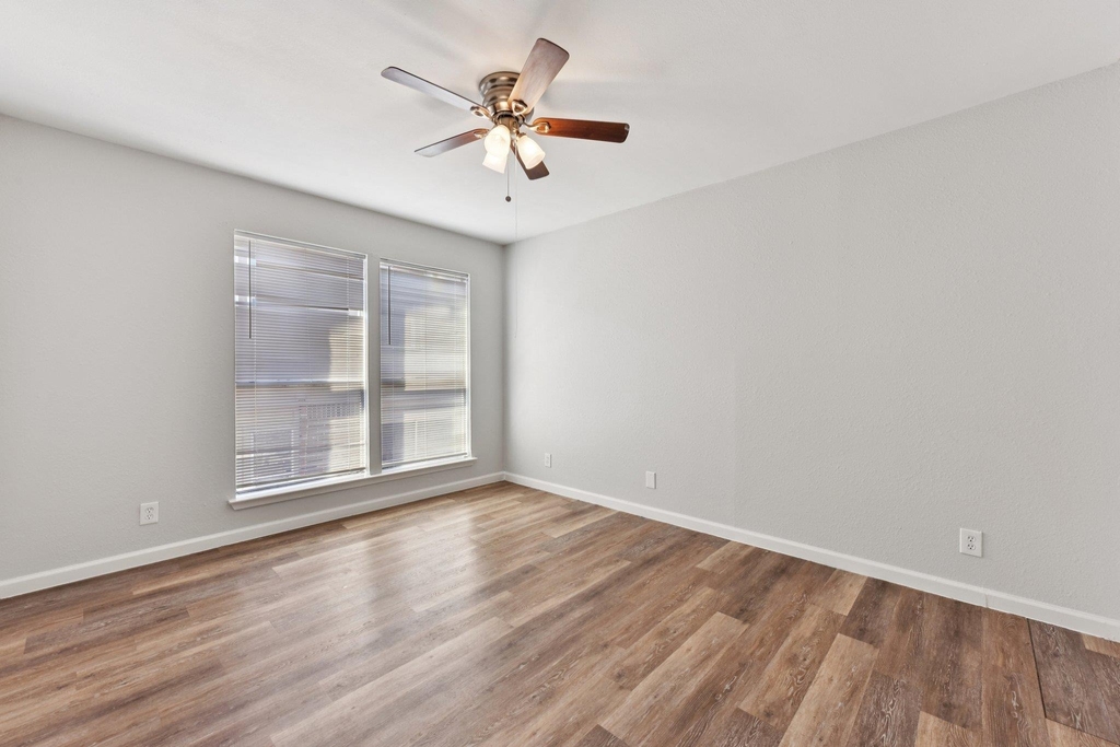1210 Southport Dr - Photo 19