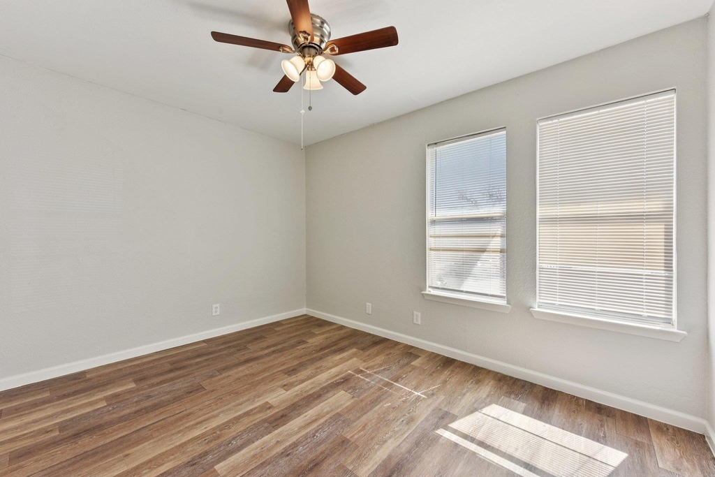 1210 Southport Dr - Photo 26