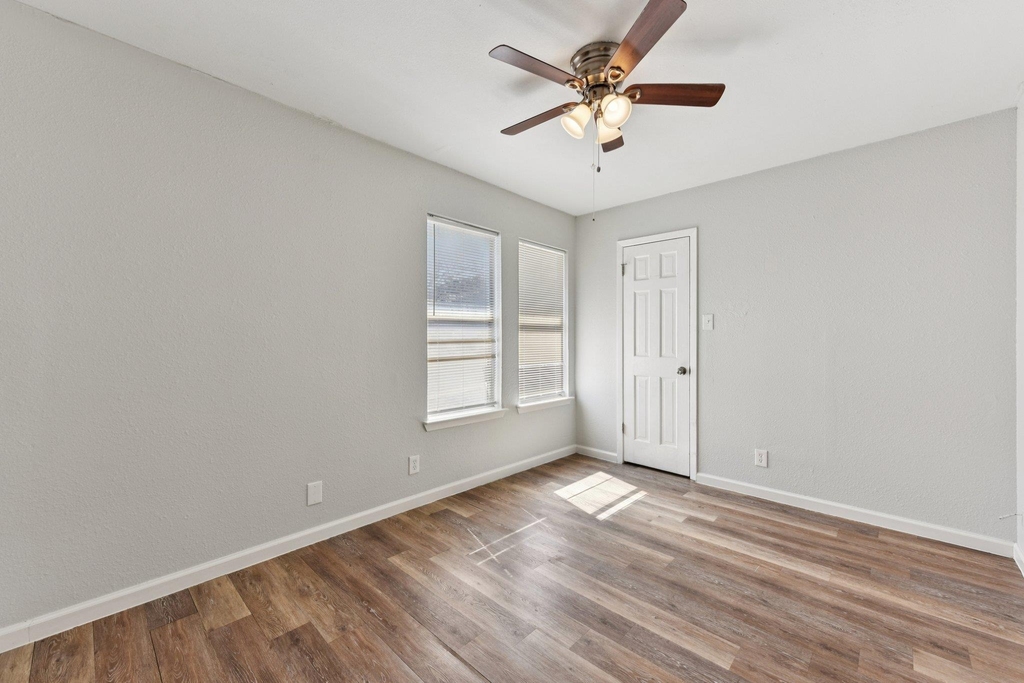 1210 Southport Dr - Photo 22