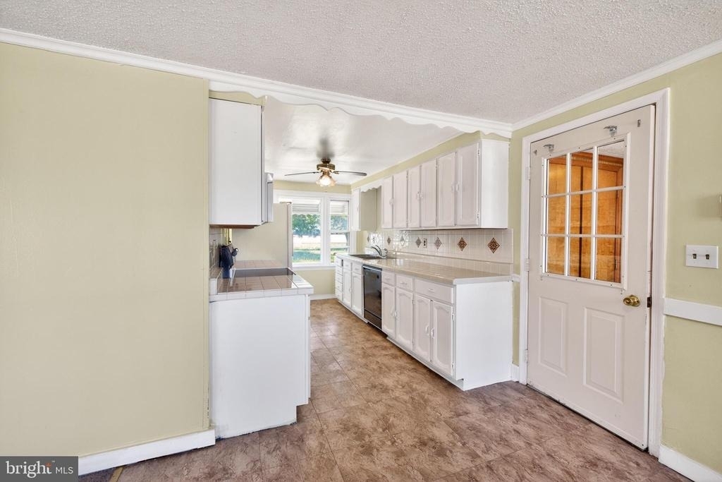 101 E Liberty Street - Photo 10