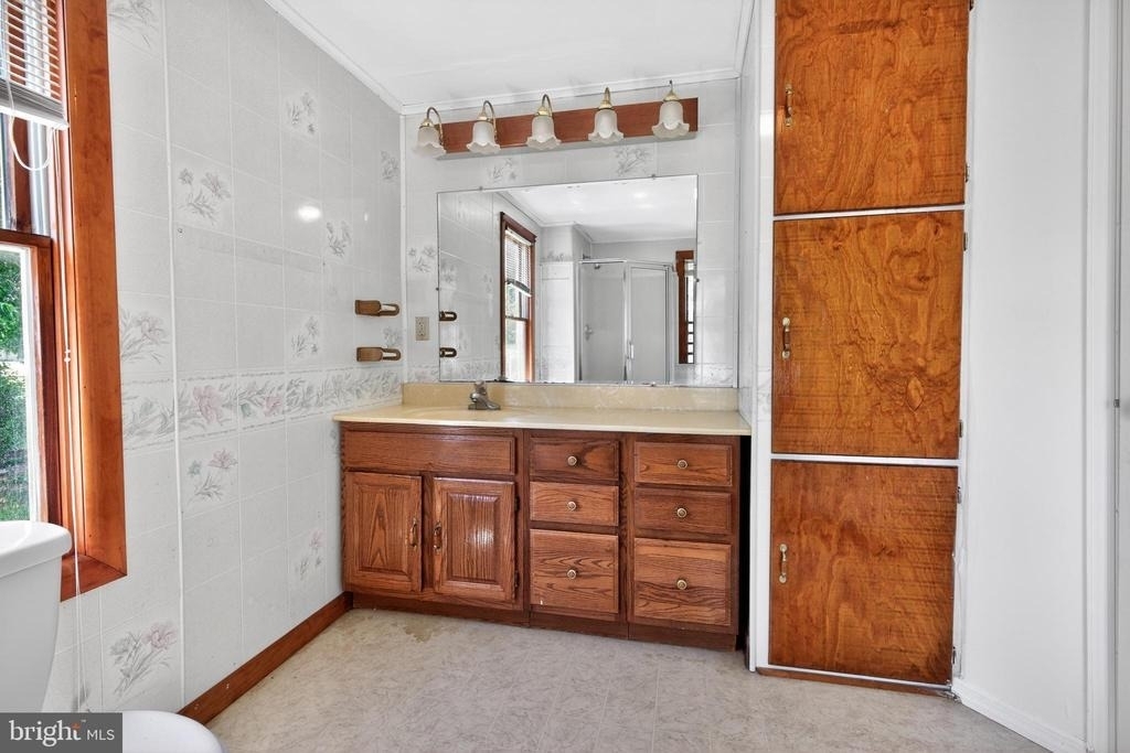 101 E Liberty Street - Photo 19