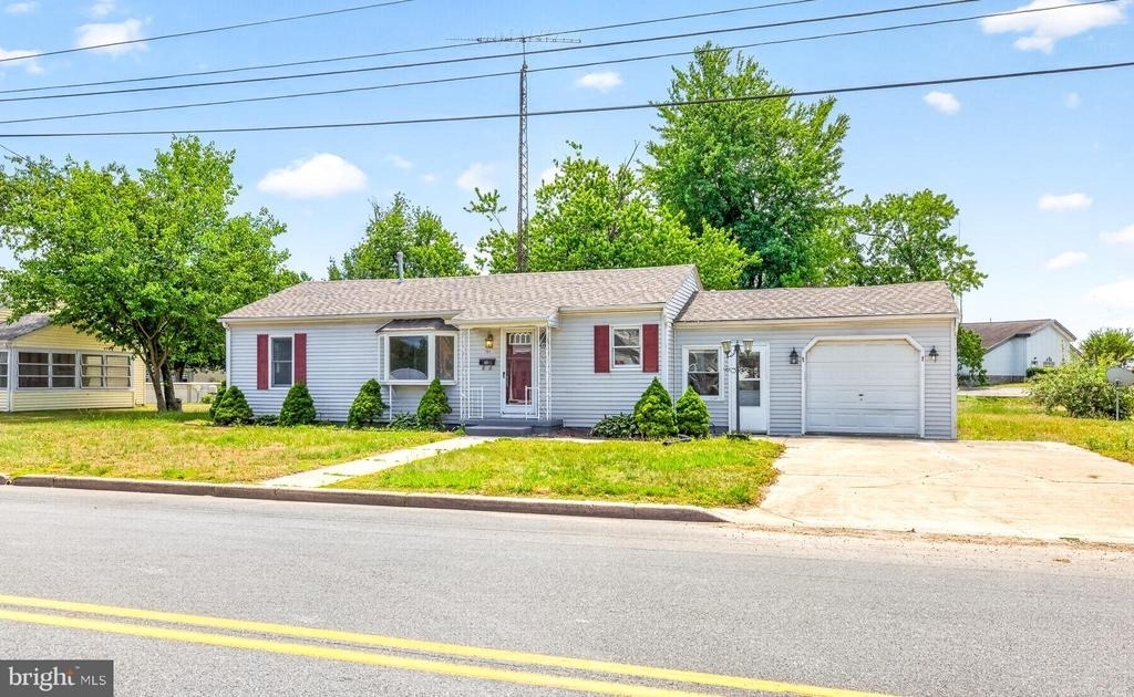 101 E Liberty Street - Photo 0