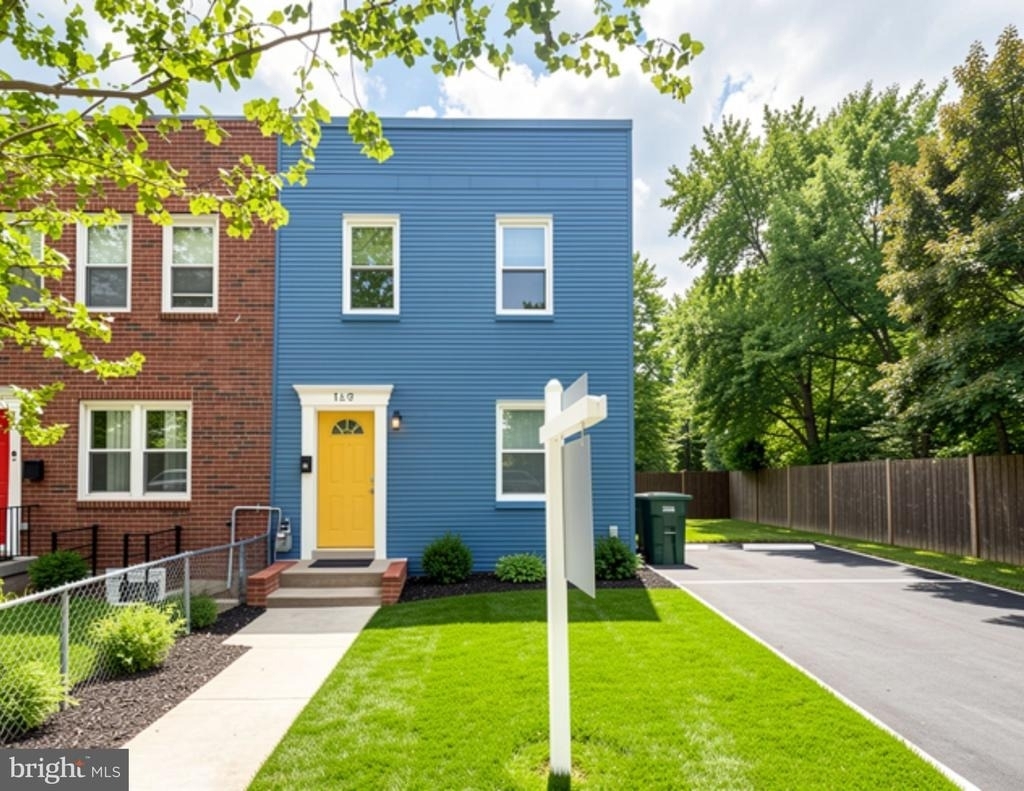19 Atlantic Street Se - Photo 1