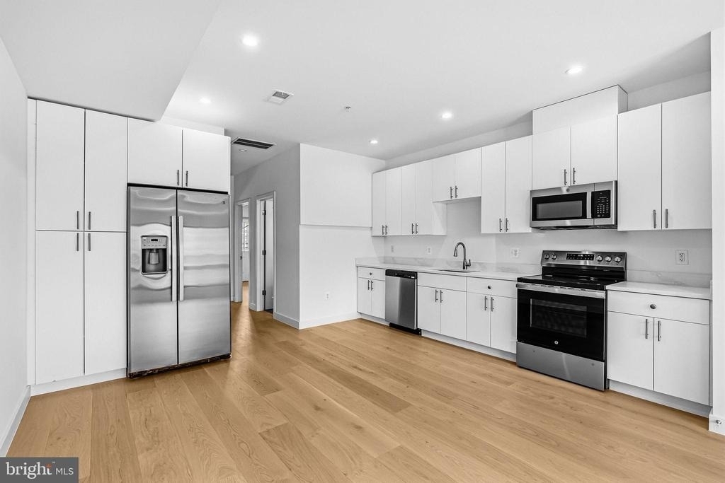 2534 Elvans Road Se - Photo 13