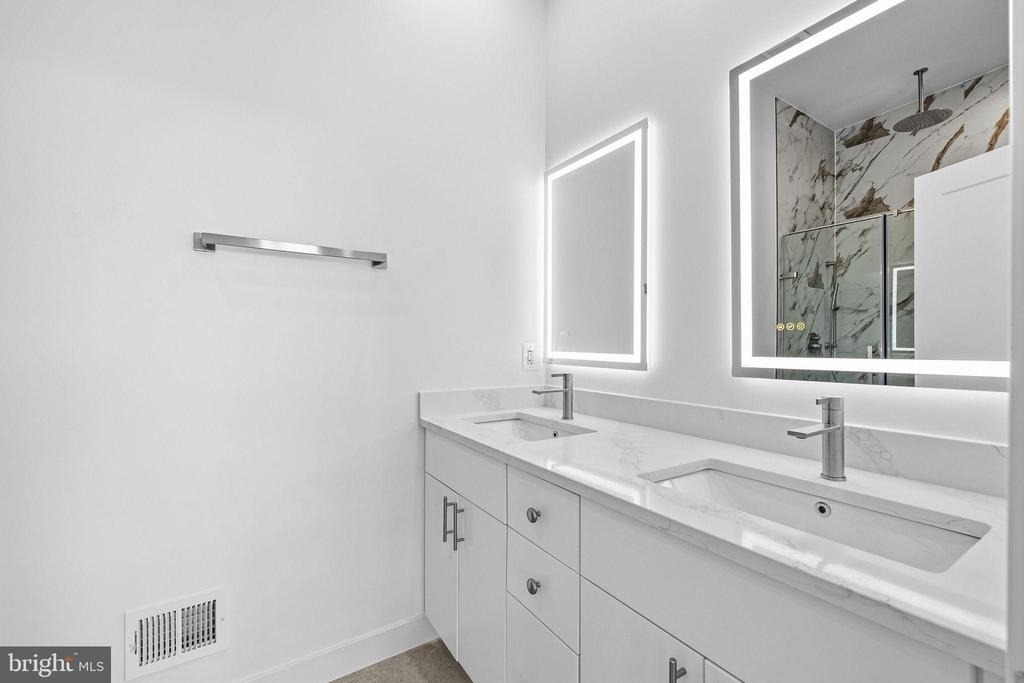2534 Elvans Road Se - Photo 43