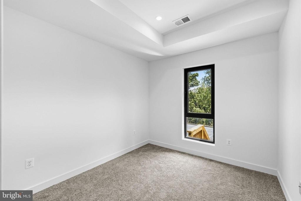 2534 Elvans Road Se - Photo 19