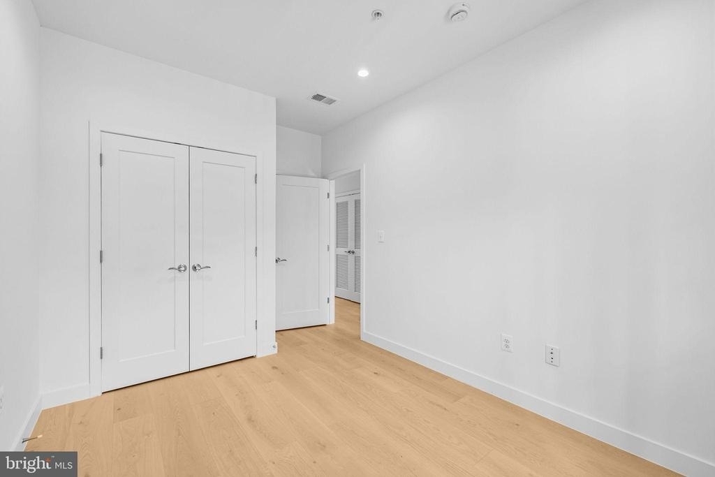 2534 Elvans Road Se - Photo 22