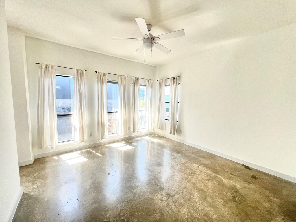 5900 Toscana Ave - Photo 12