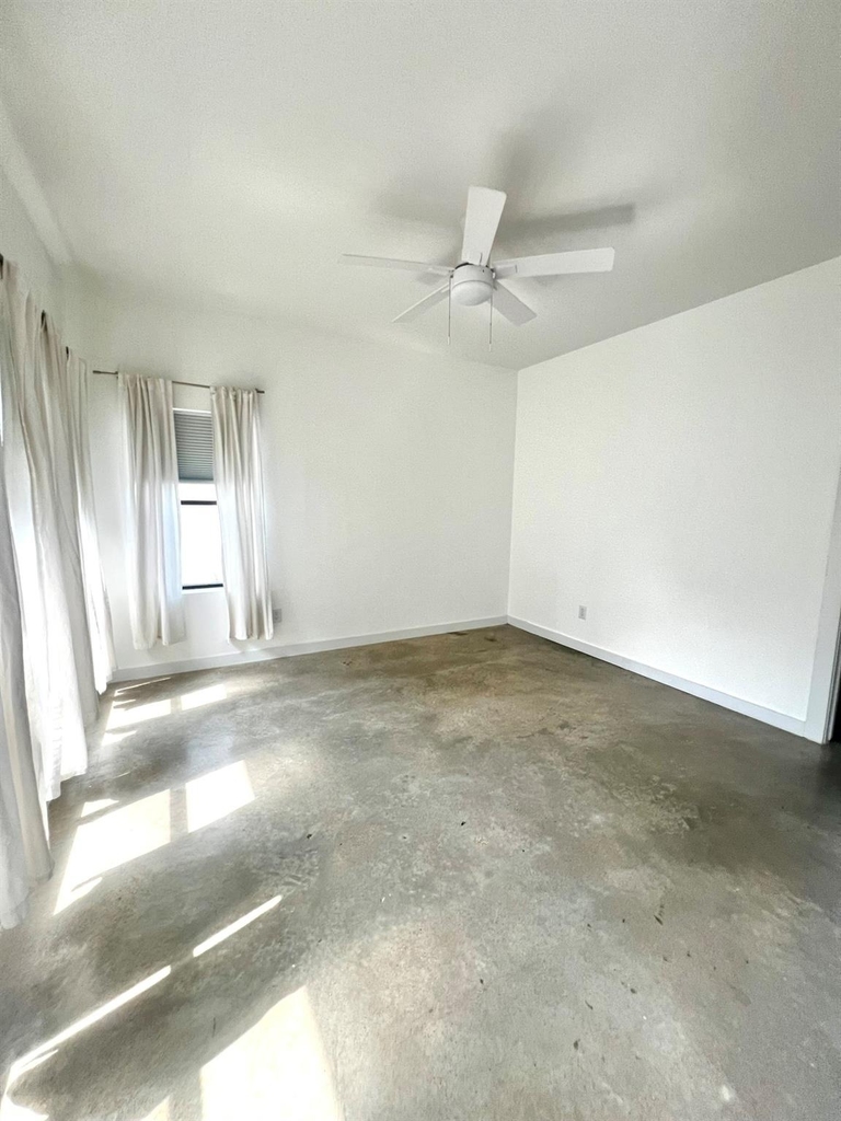 5900 Toscana Ave - Photo 10