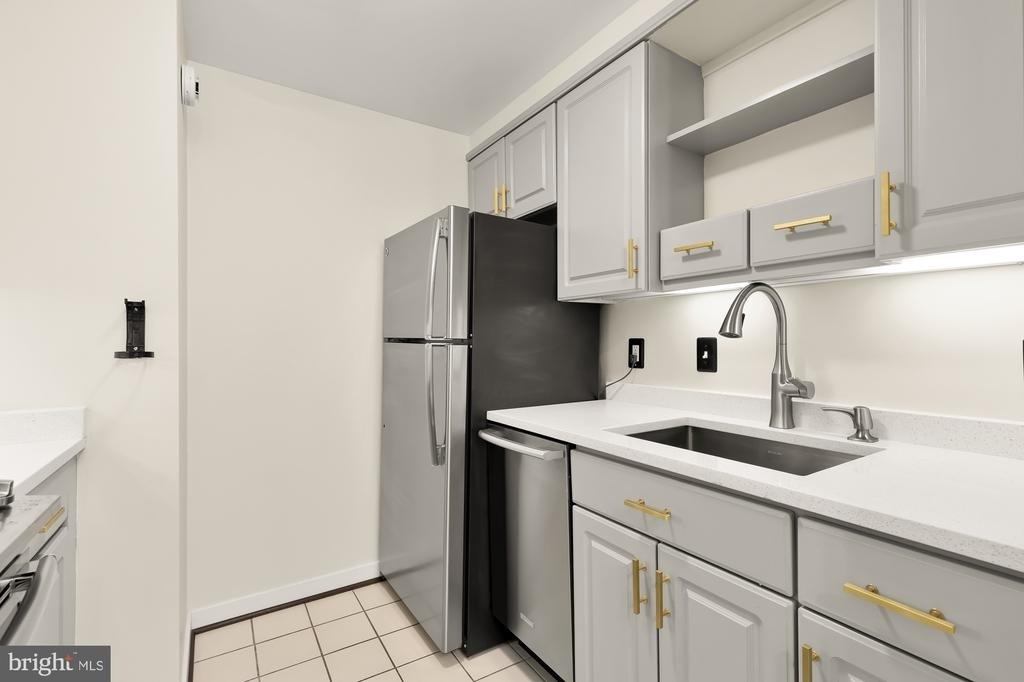 2114 N Street Nw - Photo 16