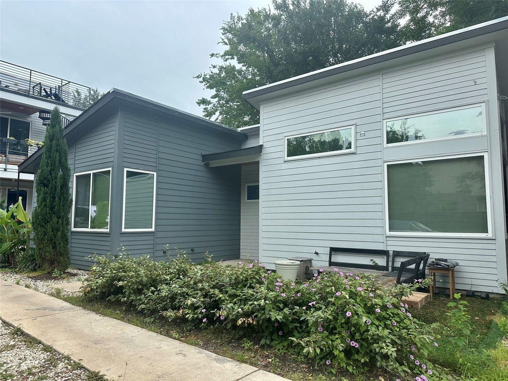 1413 Sanchez St - Photo 0