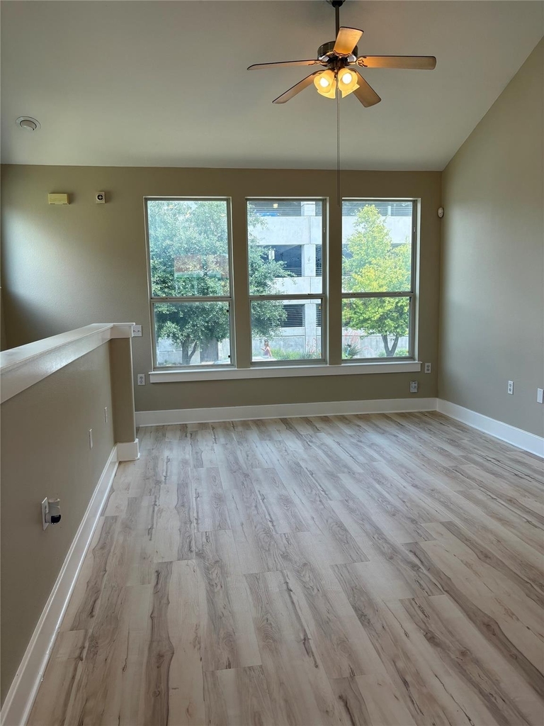 1601 Miriam Ave - Photo 4