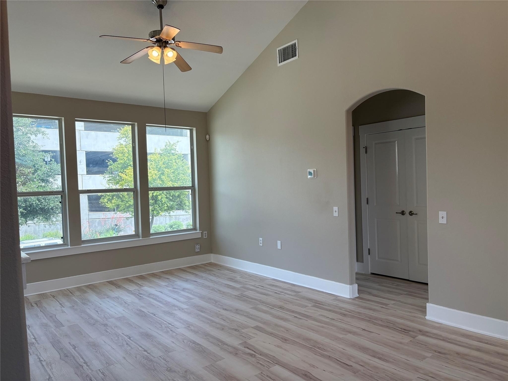 1601 Miriam Ave - Photo 5