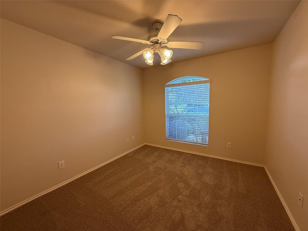511 W South St - Photo 8
