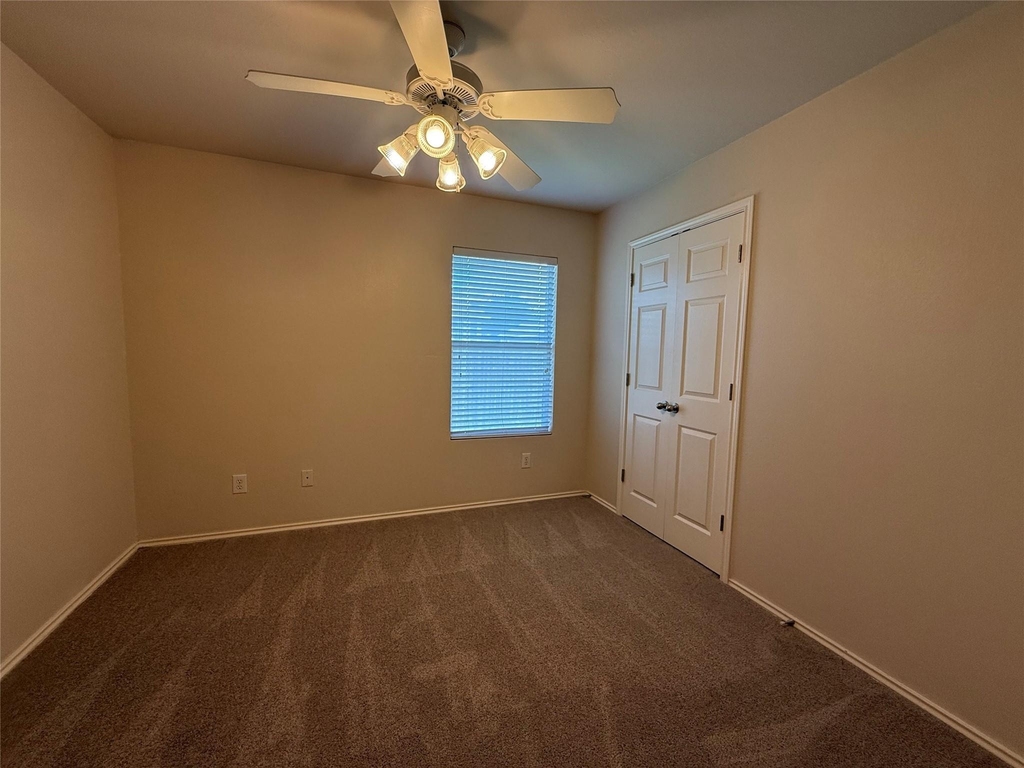 511 W South St - Photo 10