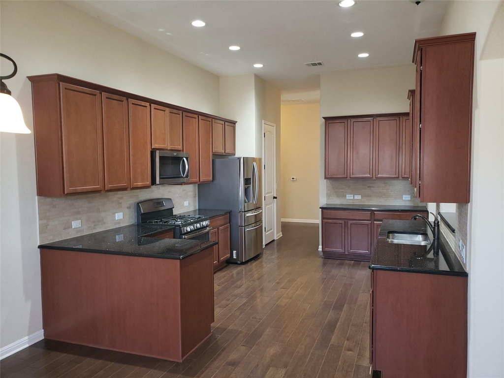 18509 Bassano Ave - Photo 9