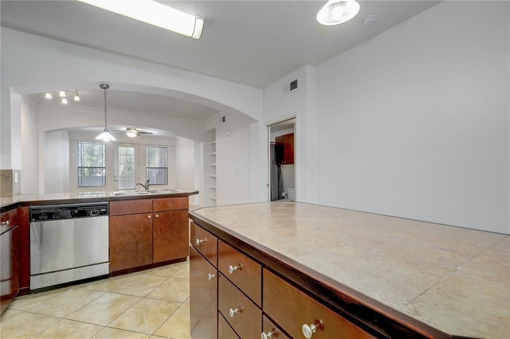 2505 San Gabriel St - Photo 6
