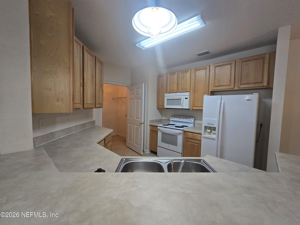 785 Oakleaf Plantation Parkway - Photo 5