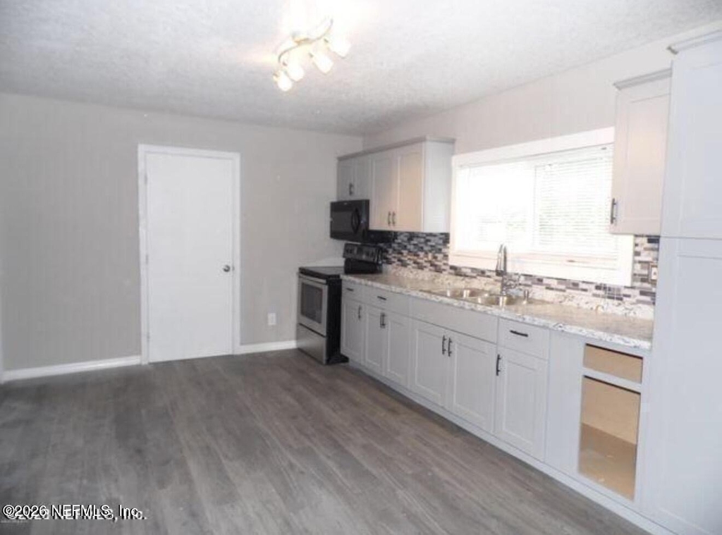 8140 Mariner Street - Photo 4