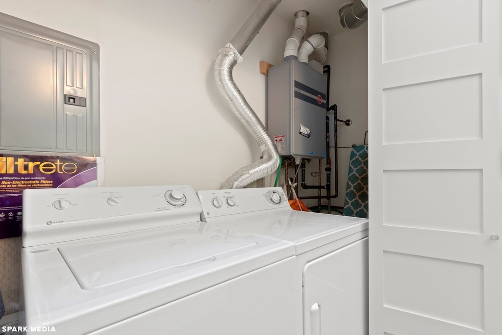 353 W Chicago Avenue - Photo 14