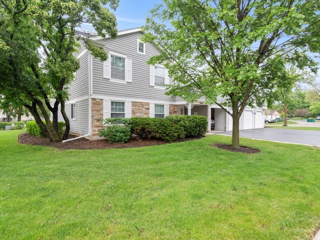 251 Appletree Court - Photo 0