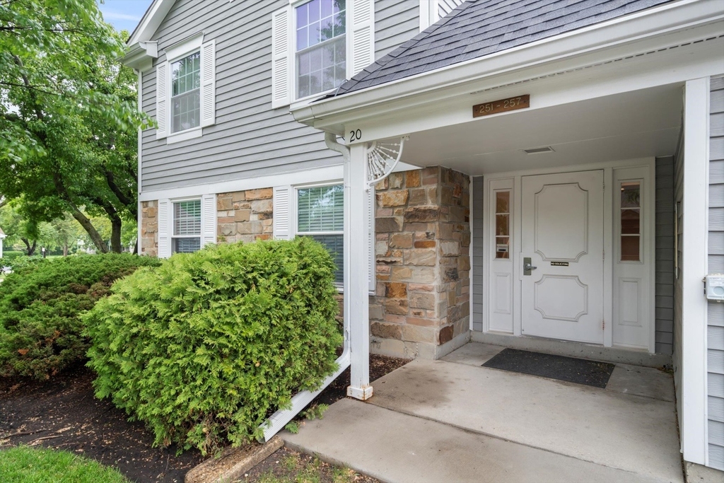 251 Appletree Court - Photo 1